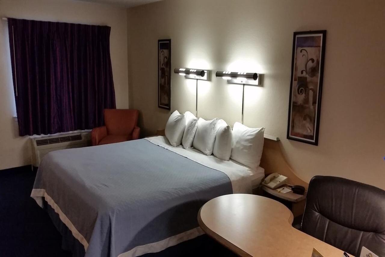 Red Roof Inn Plus + Phoenix West Ngoại thất bức ảnh
