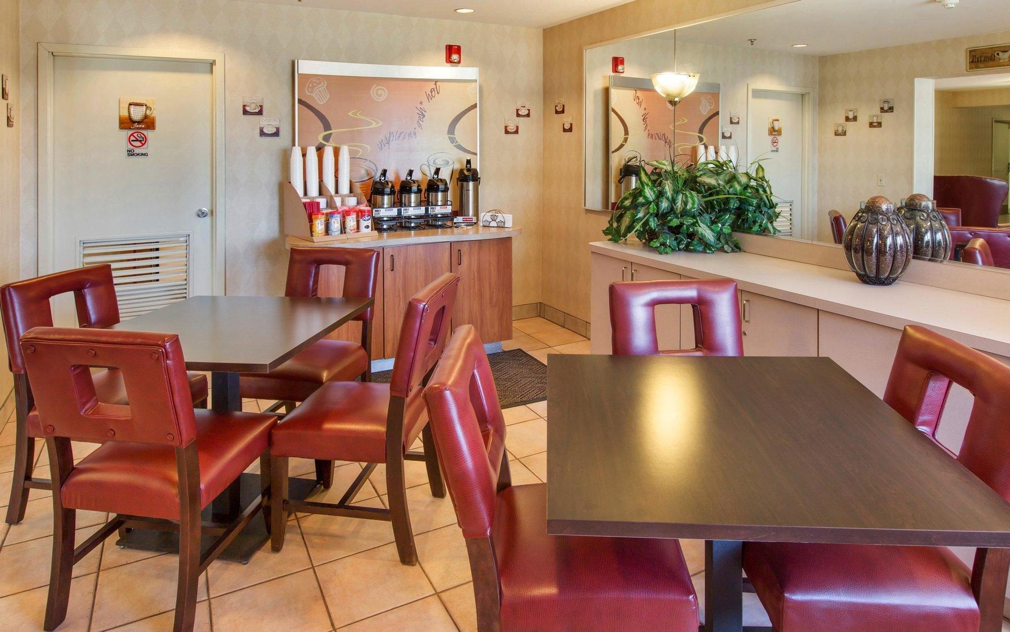 Red Roof Inn Plus + Phoenix West Ngoại thất bức ảnh